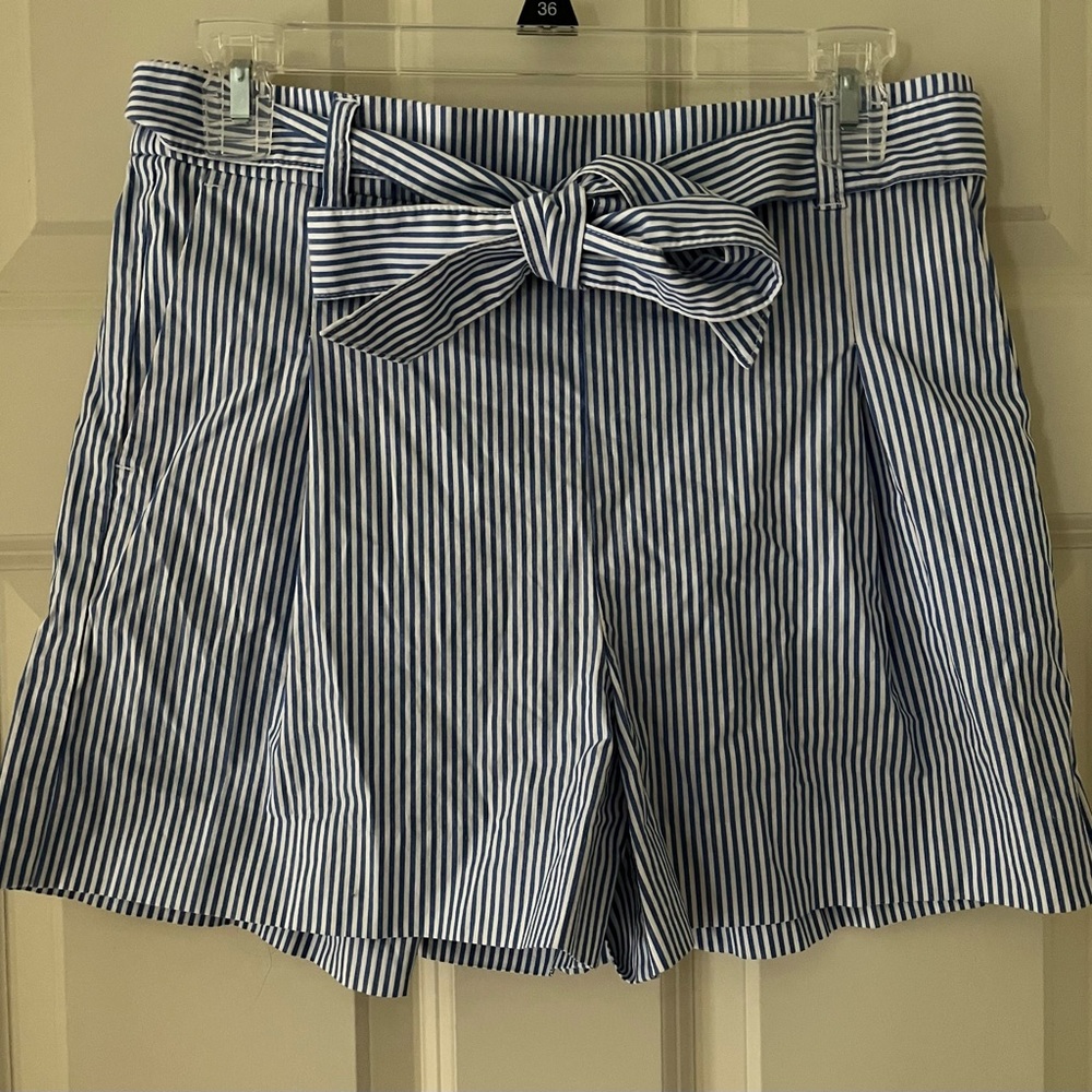 J.Crew Tie-waist short in cotton poplin, blue/white striped..size 4 lightweight